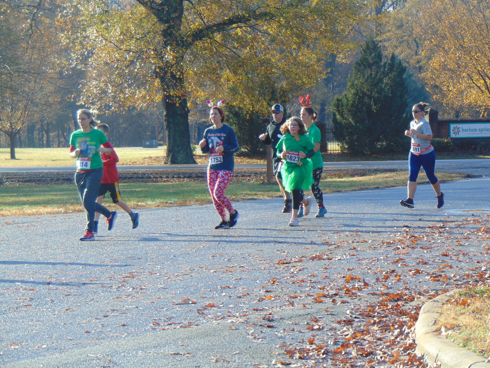 Jingle Run 5K (42).JPG